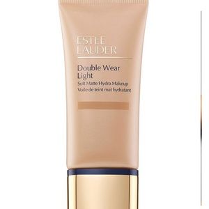Estée Lauder double wear light- color tawny